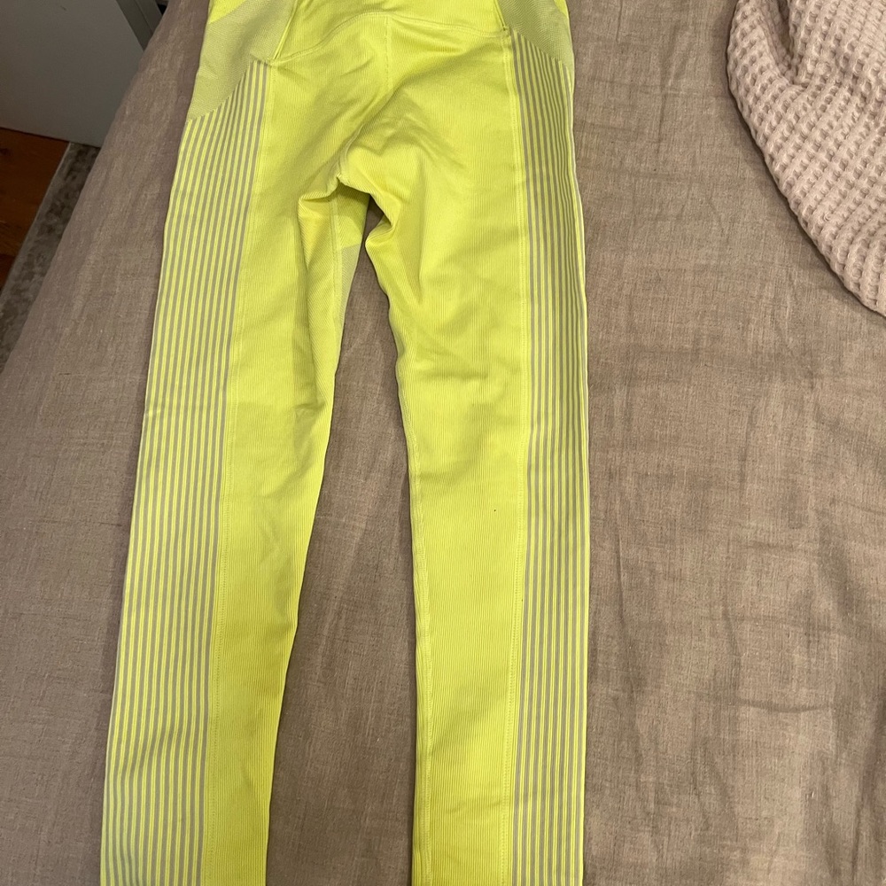 Fabletics Light Yellow Workout Set - image 6